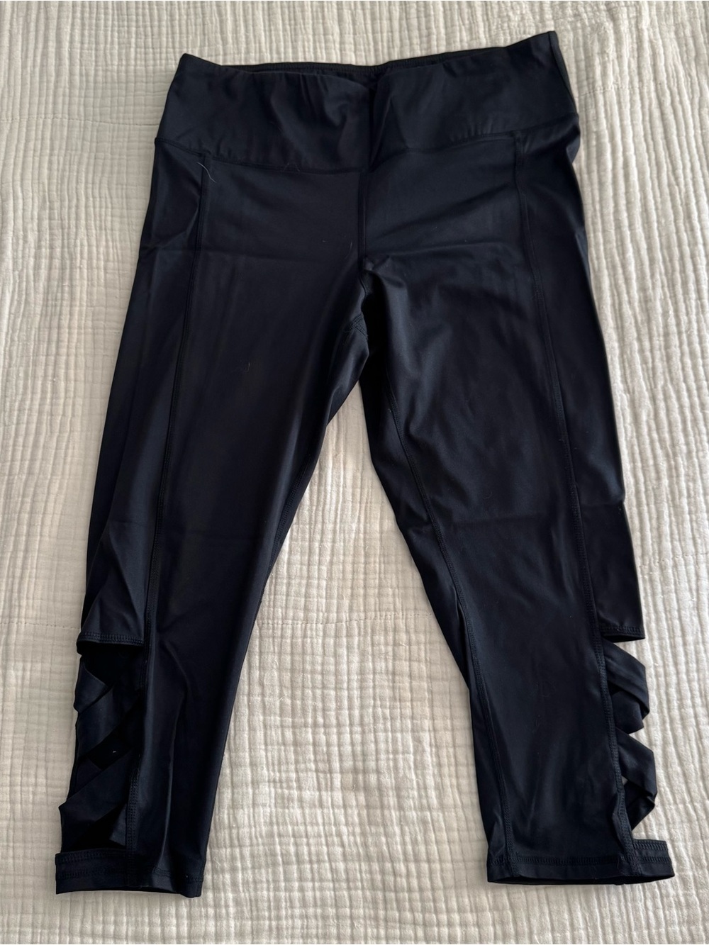 GAIAM Women’s Black Activewear Cropped Leggings w/ Side Criss-cross Detail - XL